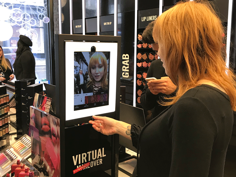 Augmented Reality Mirror at MAC retail